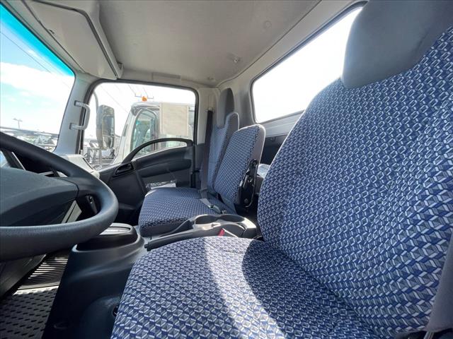 2025 Isuzu NRR Chassis