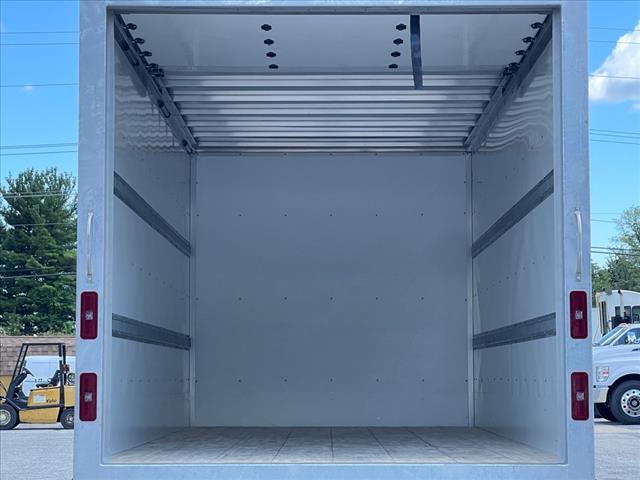 2024 Isuzu NRR GAS 20' Dry Van