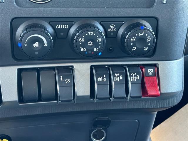 2025 Kenworth T880 Dump
