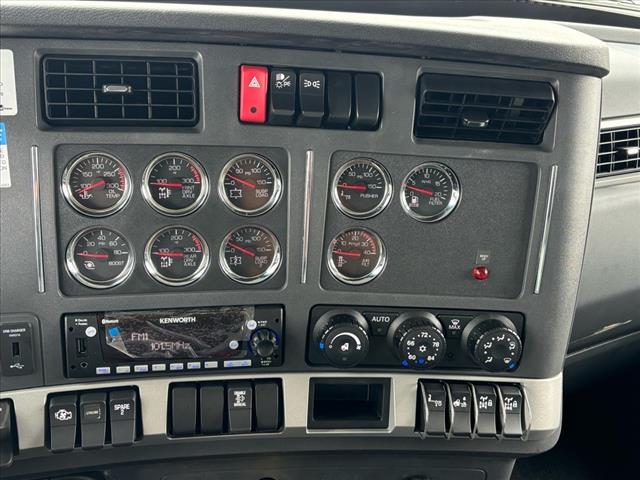 2025 Kenworth T-880 Dump
