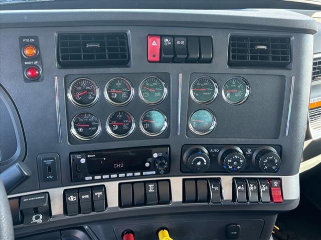 2025 Kenworth T880 Dump