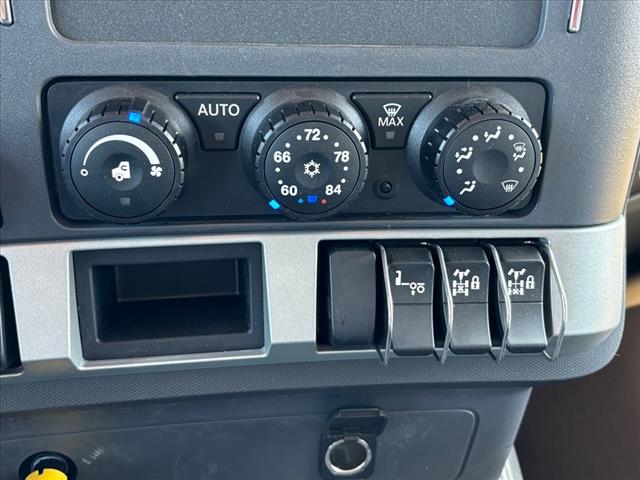 2025 Kenworth T880 Dump