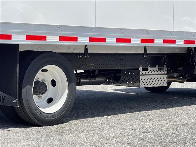 2024 Isuzu NRR GAS 20' Dry Van