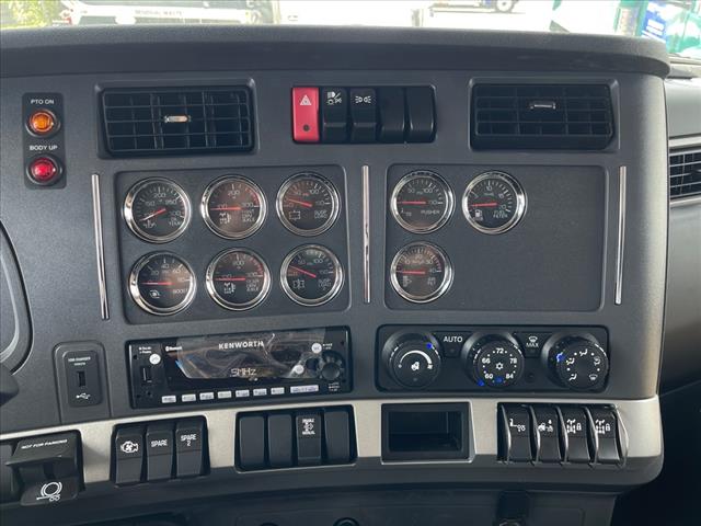2025 Kenworth T880 Dump