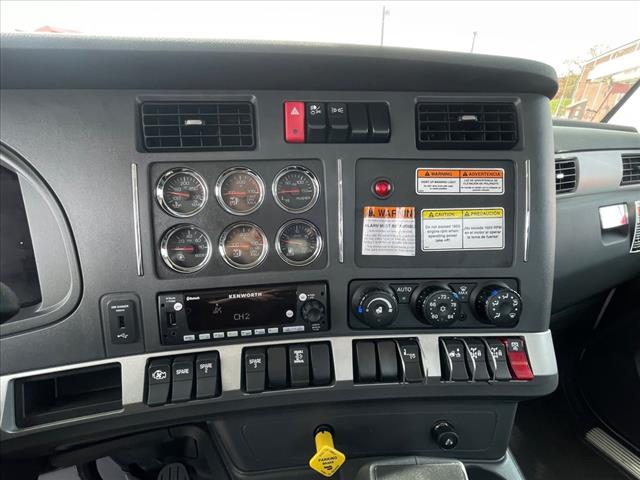 2025 Kenworth T880 Rolloff