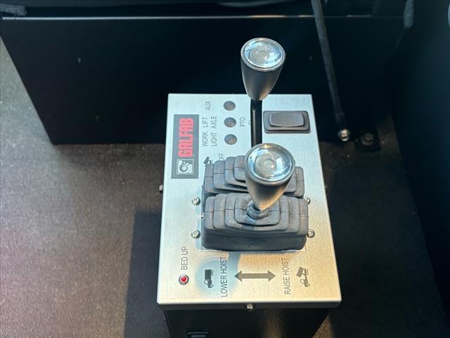 2025 Kenworth T880 Roll-Off