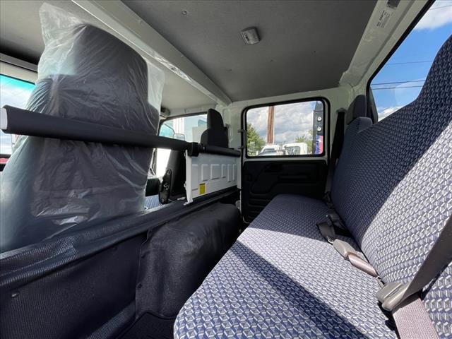 2025 Isuzu NRR Crew Cab