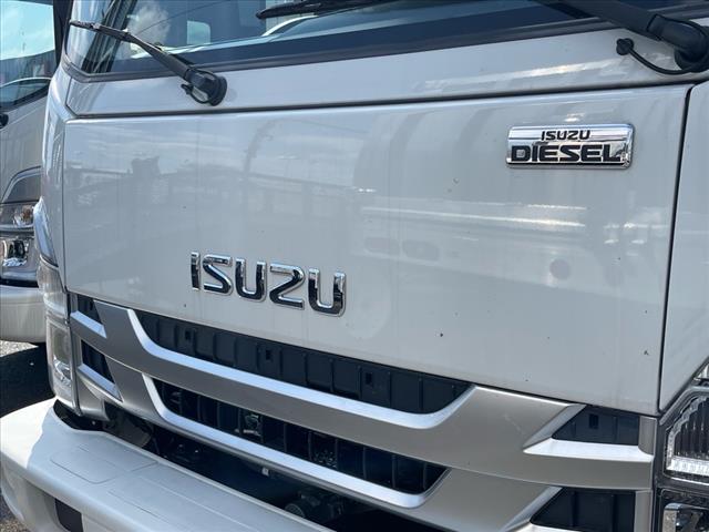 2024 Isuzu NRR CREW Diesel