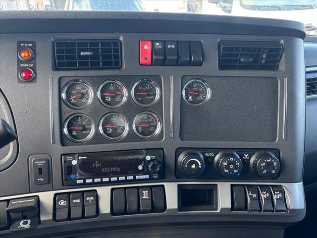 2025 Kenworth T880 Dump