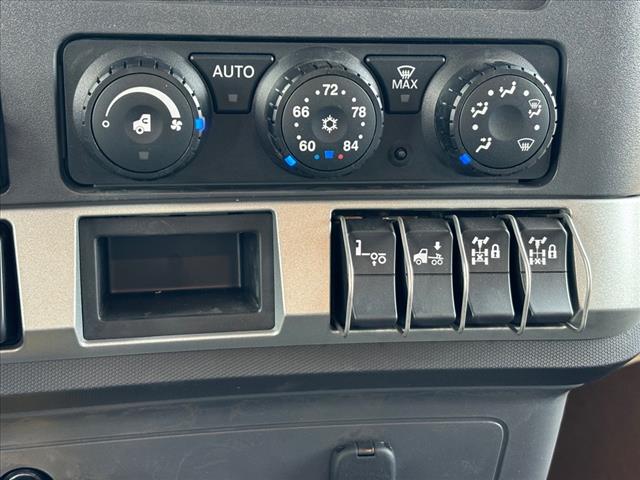 2025 Kenworth W-990 Dump truck