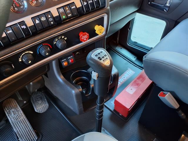2025 Kenworth W900 Dump