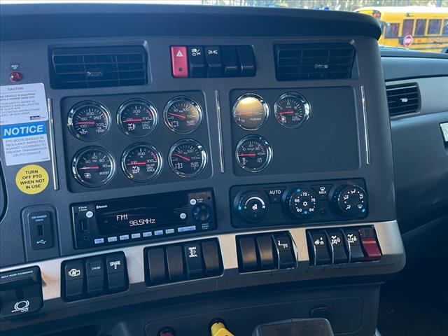 2025 Kenworth T880 Dump