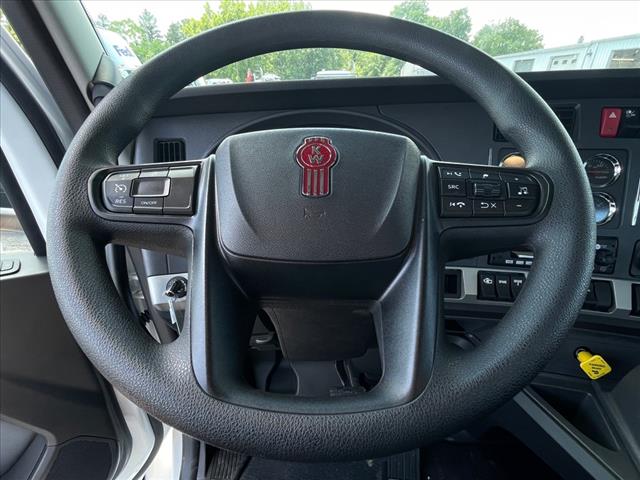 2025 Kenworth T880 Rolloff