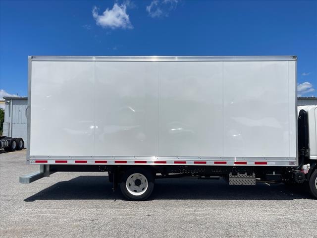2024 Isuzu NRR GAS 20' Dry Van