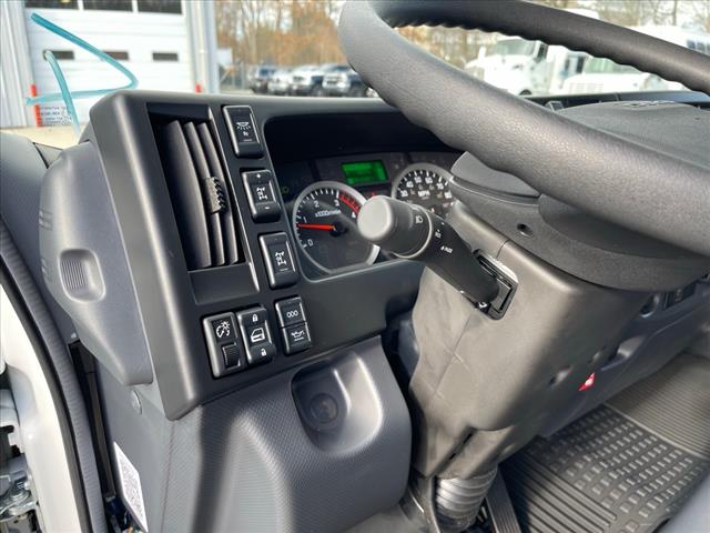 2024 Isuzu NRR CREW Diesel