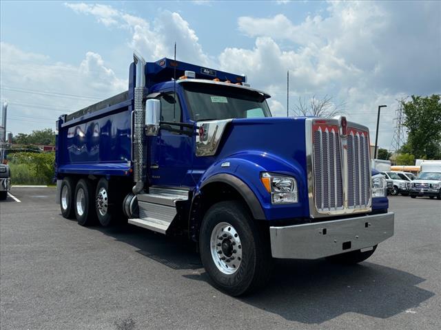 2025 Kenworth W-990 Dump truck