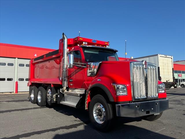2025 Kenworth W990 Dump