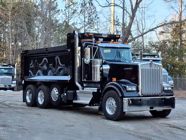 2025 Kenworth W900 Dump