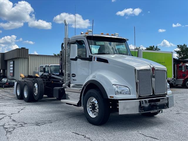 2025 Kenworth T880 Hook