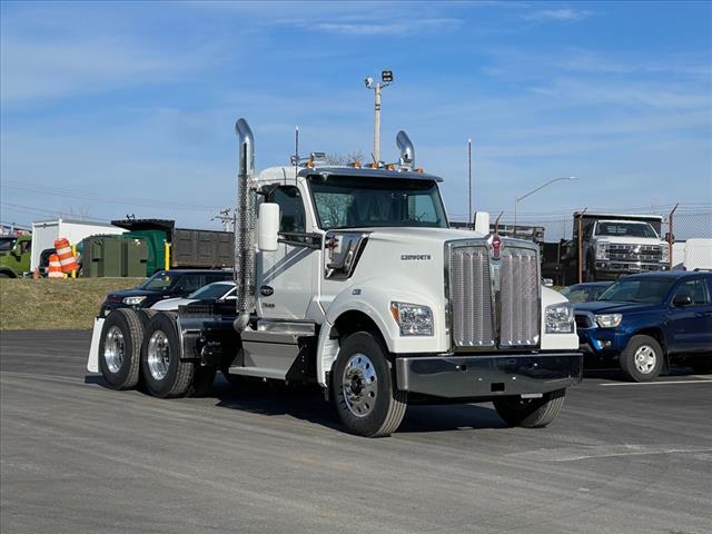 2024 Kenworth W990 Day Cab