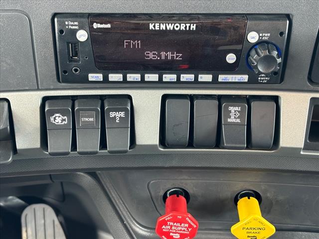2025 Kenworth W-990 Dump truck