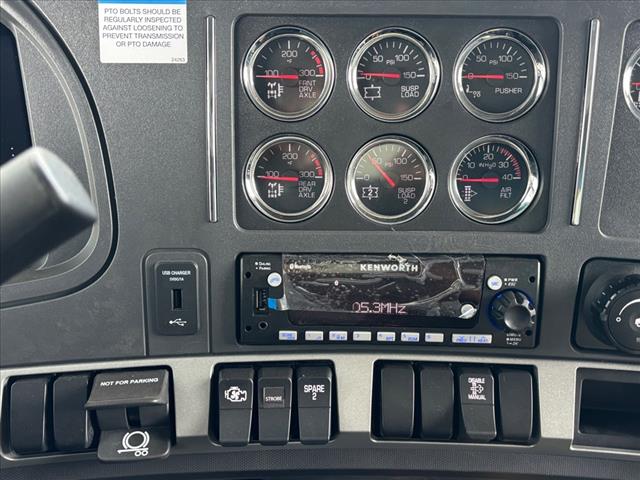 2025 Kenworth W-990 Dump Truck