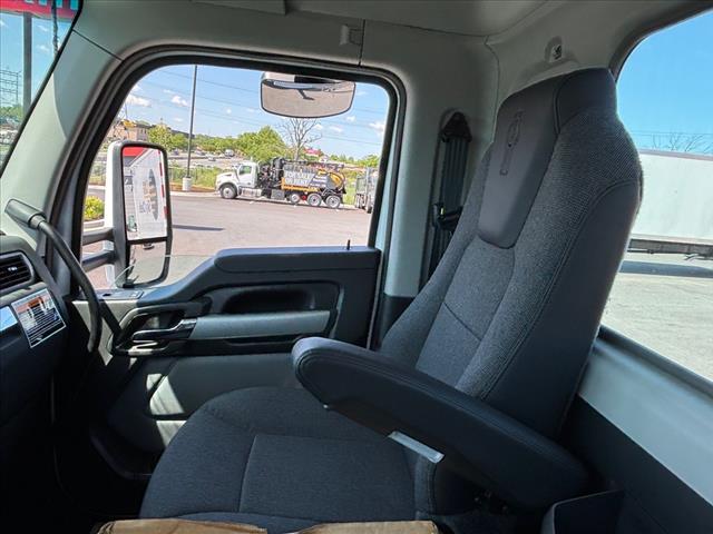 2025 Kenworth T880 Day Cab