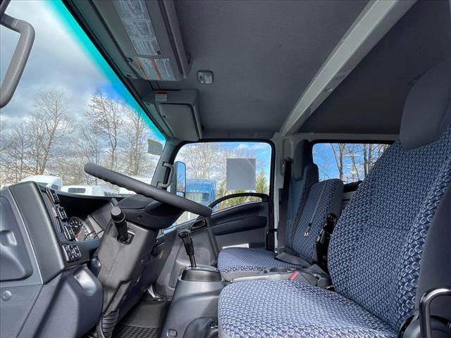 2024 Isuzu NRR CREW Diesel