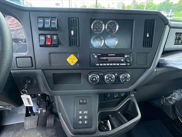 2025 Kenworth T280 Single Cab