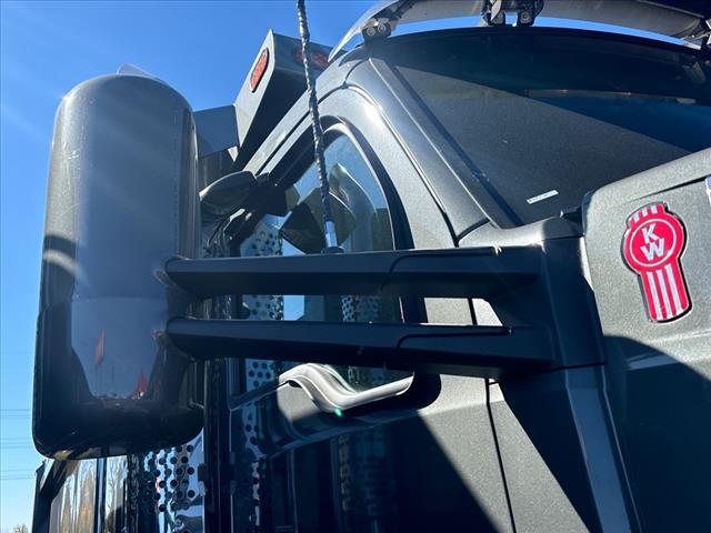 2025 Kenworth T-880 Dump