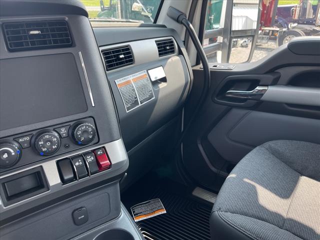 2025 Kenworth T680 Day Cab