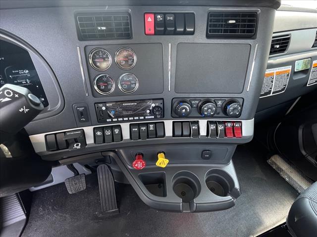 2025 Kenworth T880 Day Cab