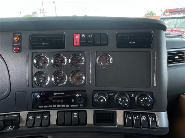 2025 Kenworth T880 Dump