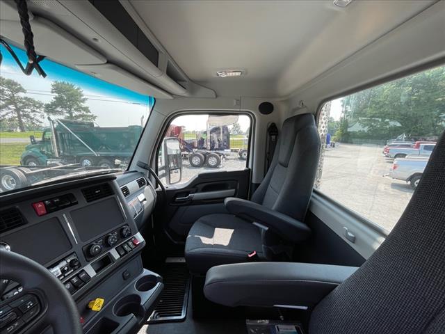2025 Kenworth T680 Day Cab