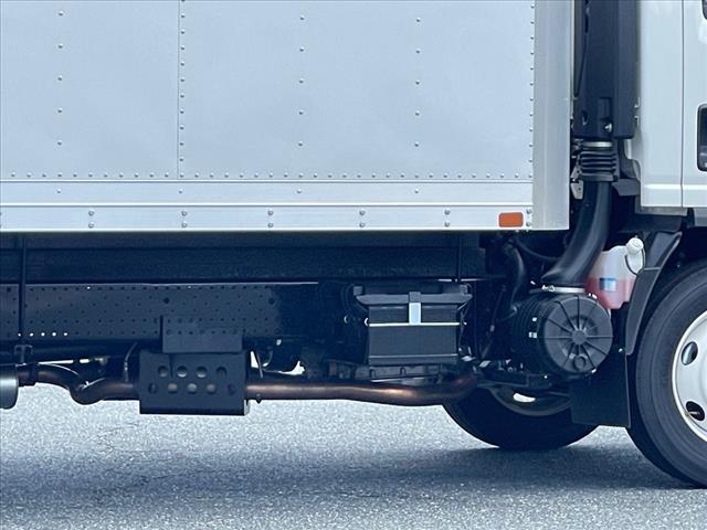 2025 Isuzu NRR Box 148