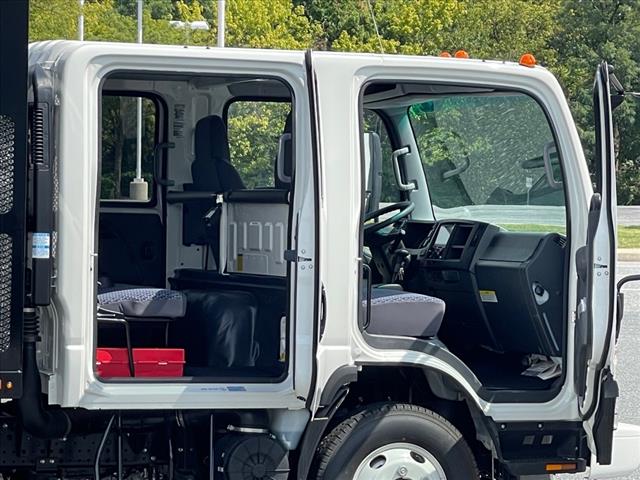 2025 Isuzu NPR HD GAS LANDSCAPE DOVETAIL