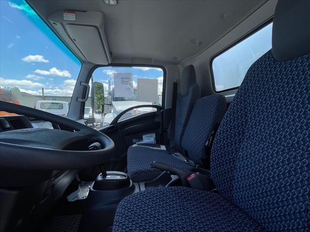 2024 Isuzu NRR GAS 20' Dry Van