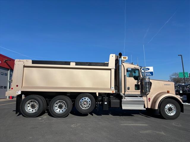 2025 Kenworth W900 Dump