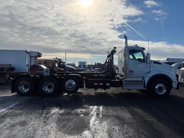2025 Kenworth T880 Rolloff
