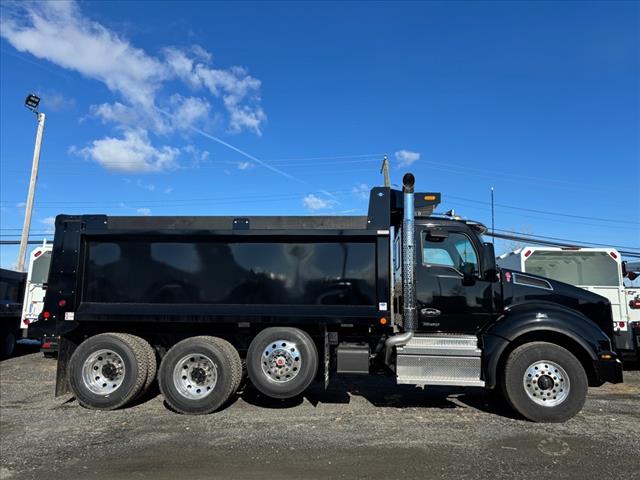 2025 Kenworth T880 Dump