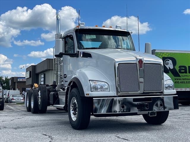 2025 Kenworth T880 Hook
