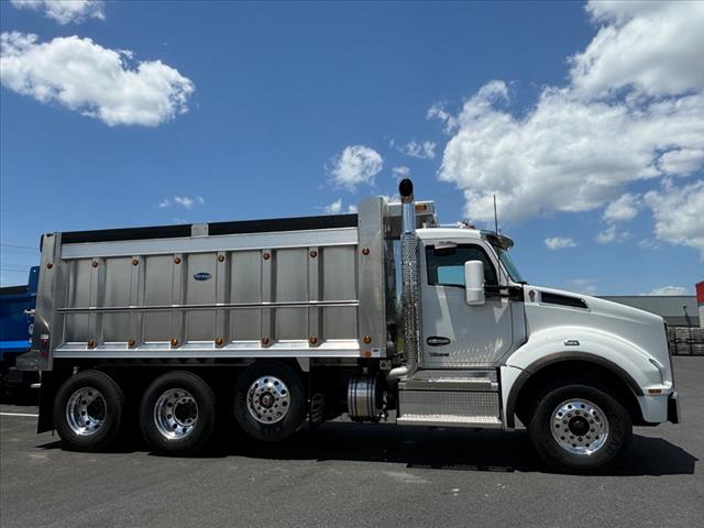 2025 Kenworth T880 Dump