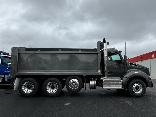 2025 Kenworth T-880 Dump