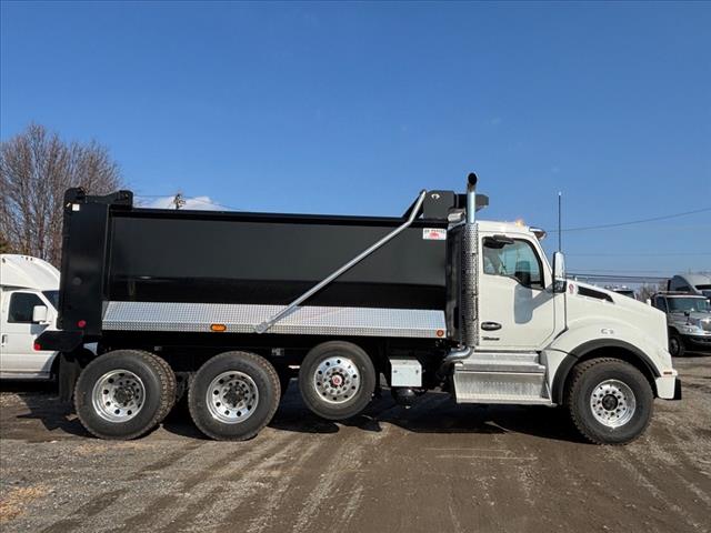 2025 Kenworth T880 Dump