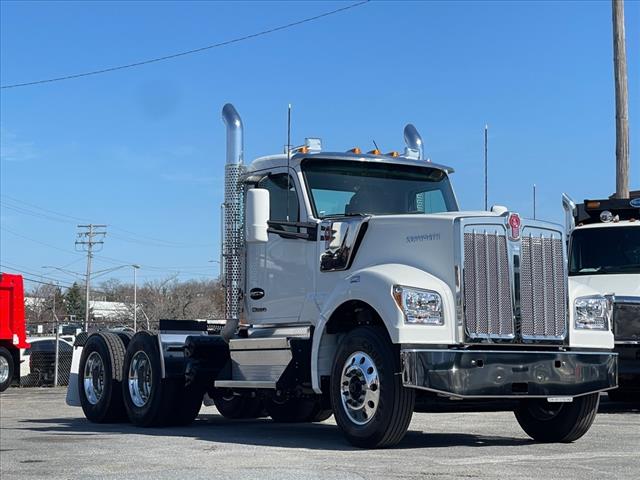 2025 Kenworth W990 Tractor