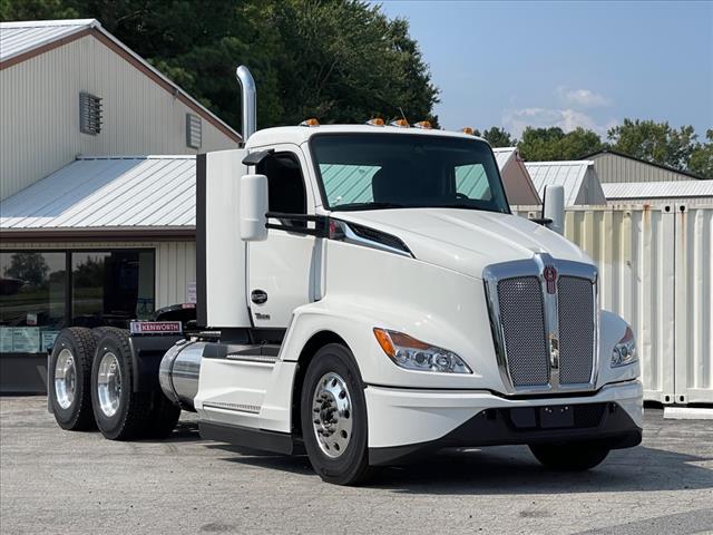2025 Kenworth T680 Day Cab