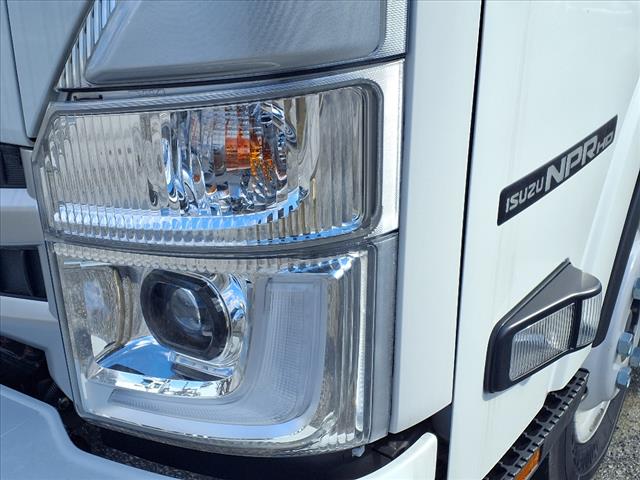 2025 Isuzu NPr HD
