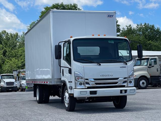 2024 Isuzu NRR GAS 20' Dry Van