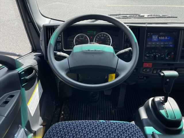 2025 Isuzu NPR HD GAS LANDSCAPE DOVETAIL