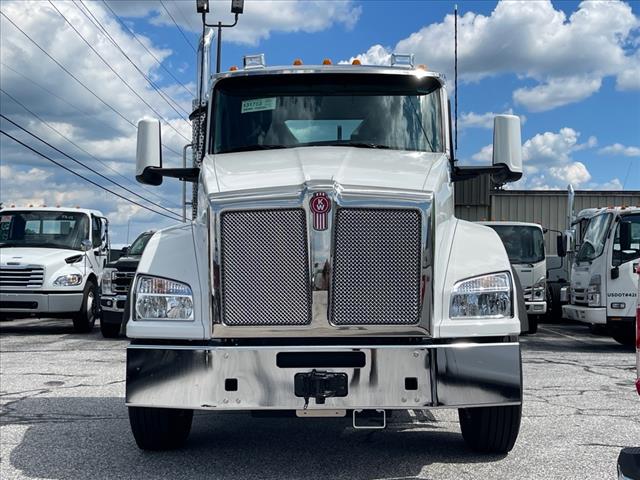 2025 Kenworth T880 Hook